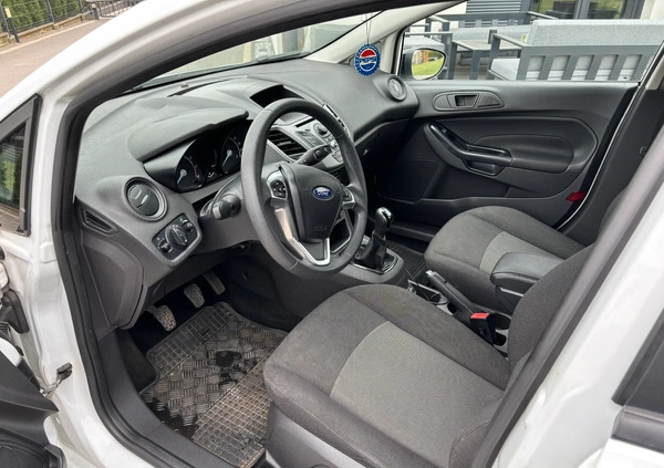 Ford Fiesta cena 27000 przebieg: 118872, rok produkcji 2014 z Góra małe 301